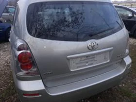 Toyota Corolla verso 2.2 d -cat, снимка 2