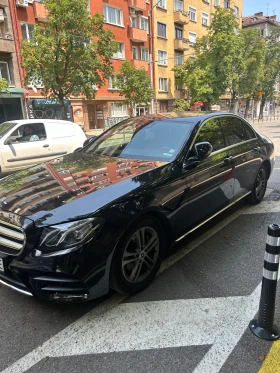 Mercedes-Benz E 220  AMG/GERMANY/DIGITAL/HEAD UP/360, снимка 2