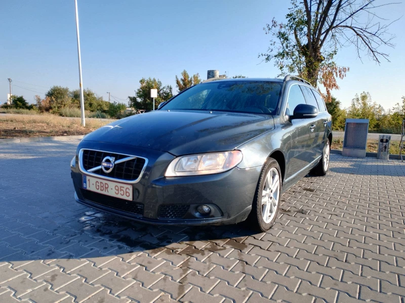 Volvo V70 Momentum, снимка 1 - Автомобили и джипове - 47549782