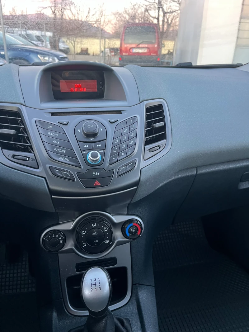 Ford Fiesta 1.25i, снимка 11 - Автомобили и джипове - 48604240