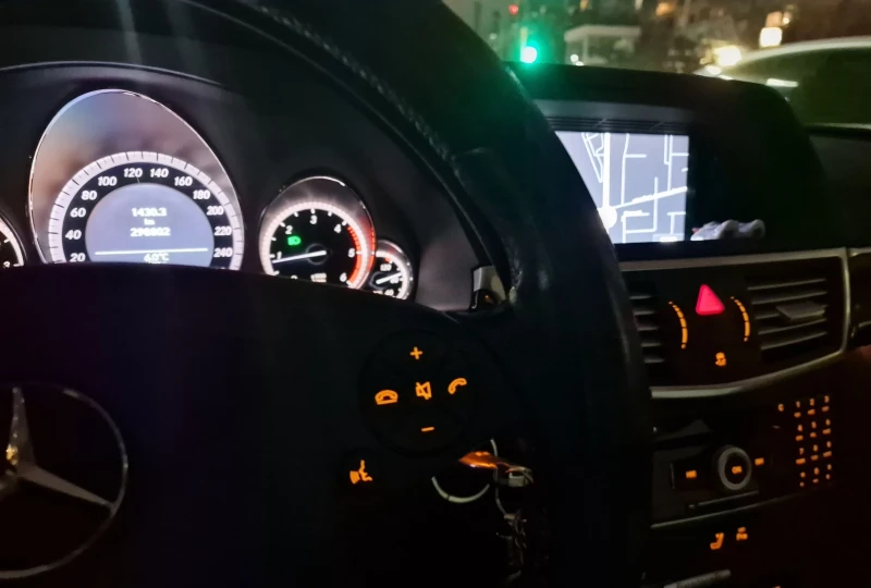 Mercedes-Benz E 250 Е 250, снимка 11 - Автомобили и джипове - 50649044