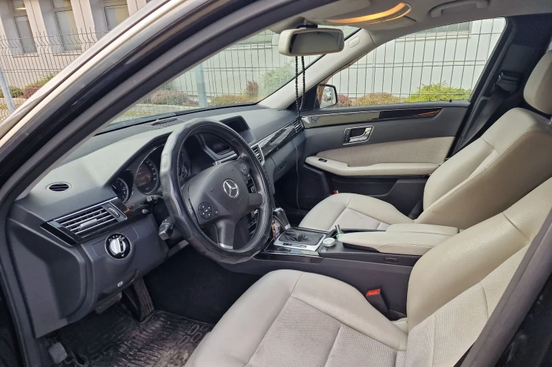 Mercedes-Benz E 250 Е 250, снимка 3 - Автомобили и джипове - 50649044