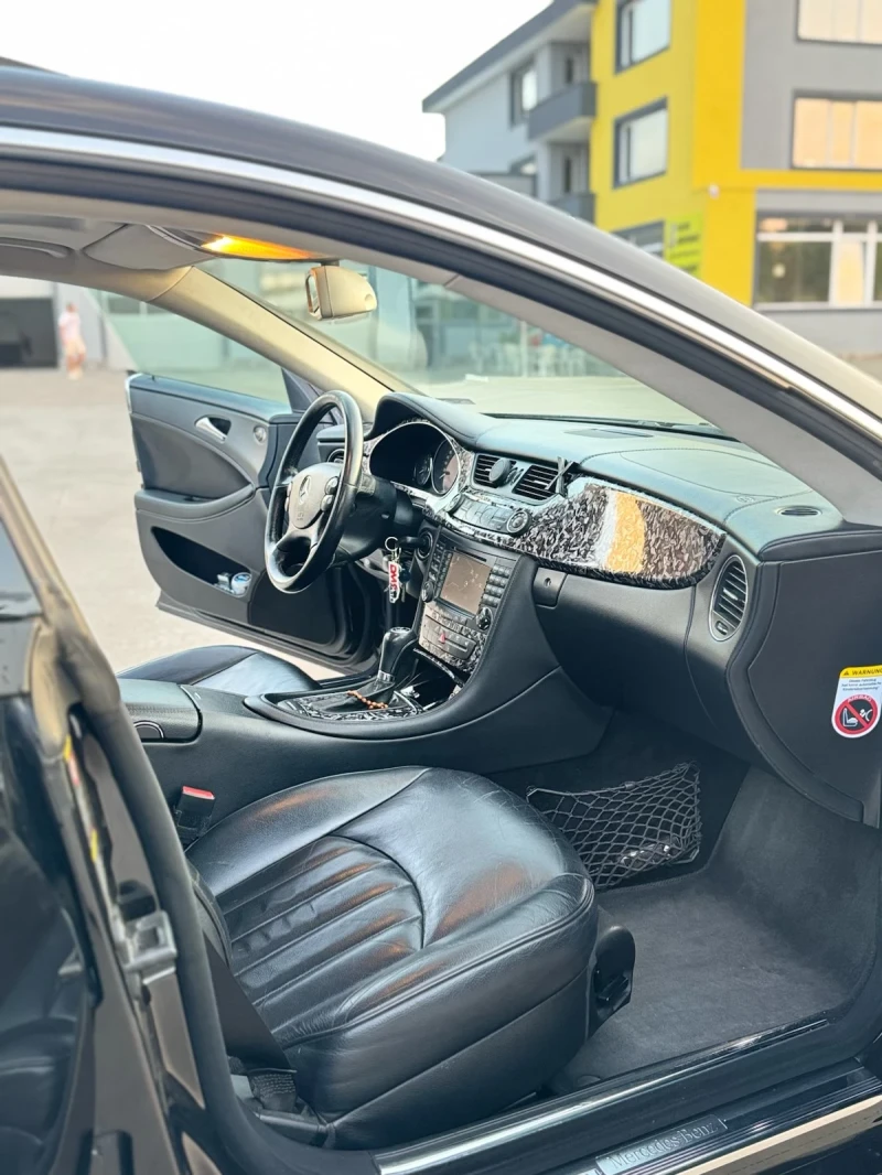 Mercedes-Benz CLS 320, снимка 8 - Автомобили и джипове - 52408833