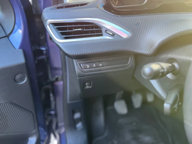 Peugeot 208 BlueHDI, снимка 9 - Автомобили и джипове - 52462175