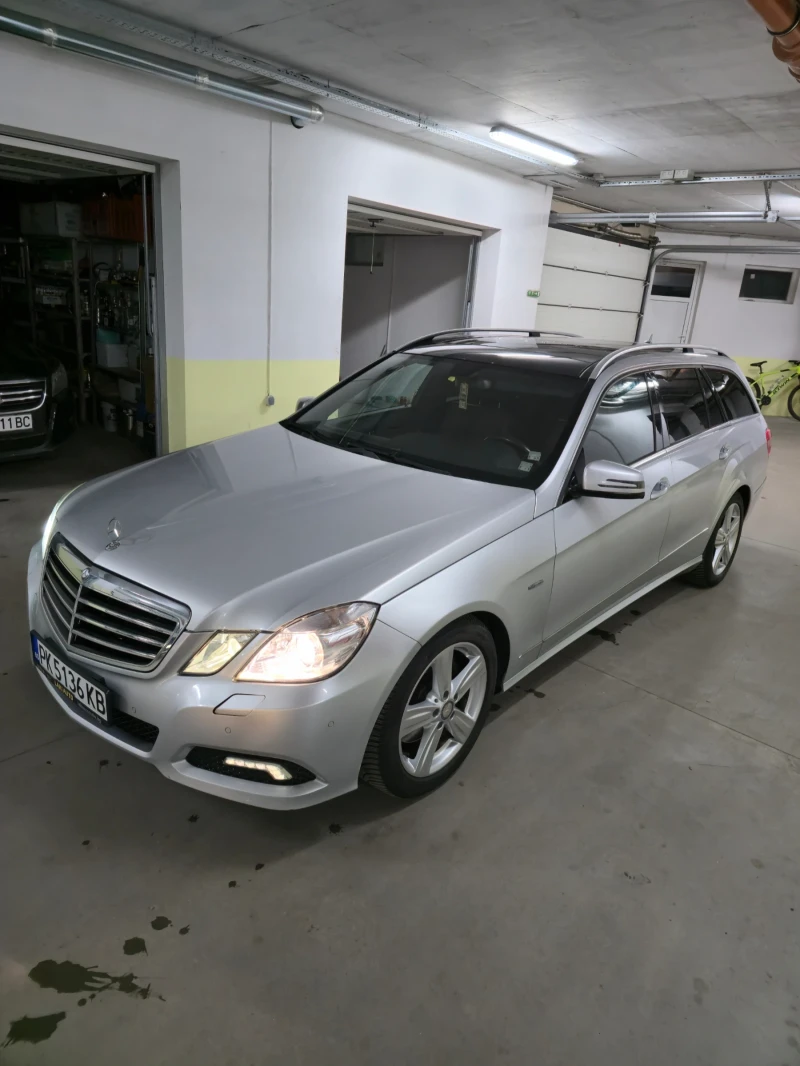 Mercedes-Benz E 250 Euro 5AVANTGARDE Панорама Черен таван , снимка 4 - Автомобили и джипове - 52647827