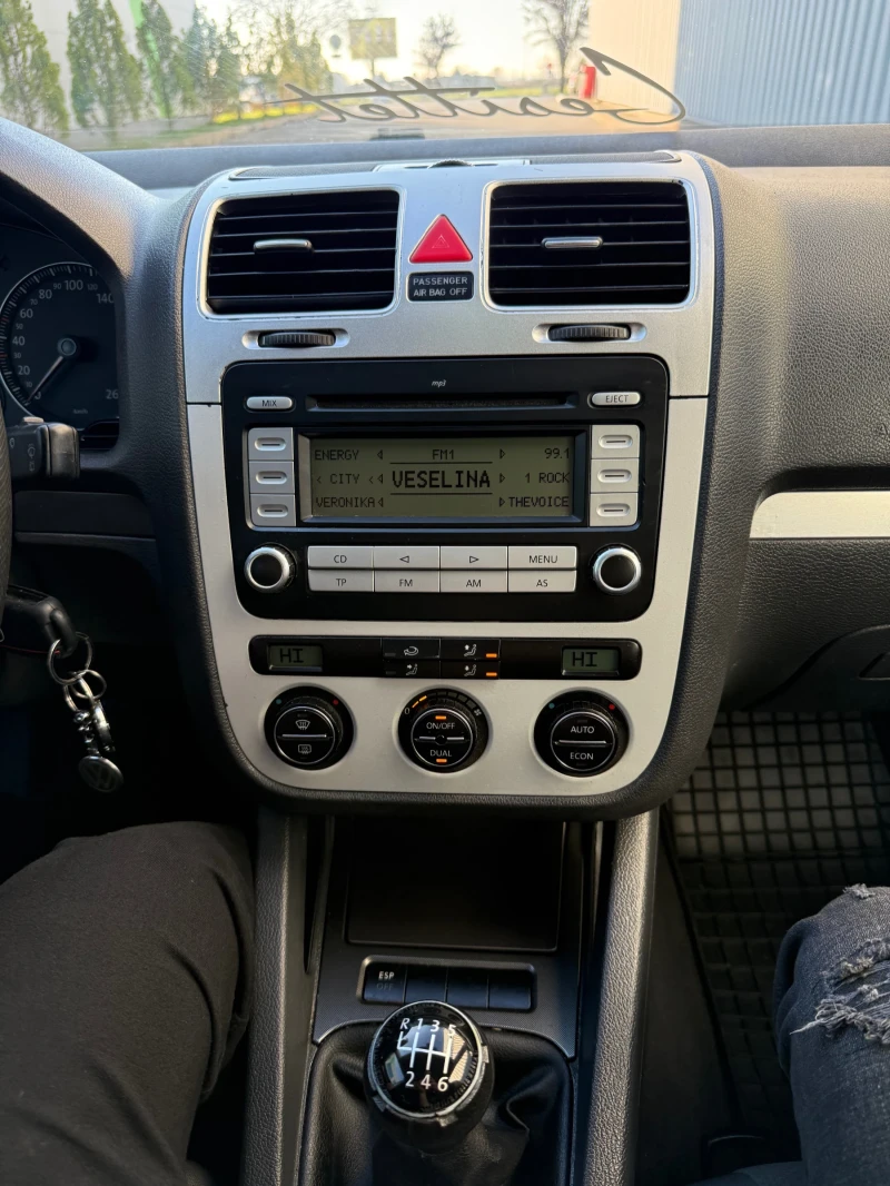 VW Golf 1.6 , снимка 11 - Автомобили и джипове - 52742067