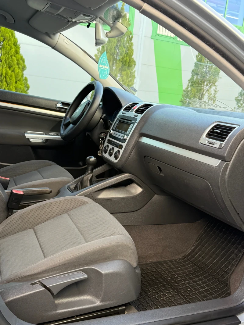 VW Golf 1.6 , снимка 8 - Автомобили и джипове - 52742067