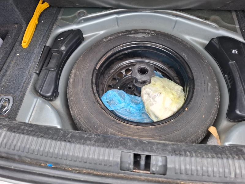 Audi A4 1.9 TDI, снимка 11 - Автомобили и джипове - 53442561