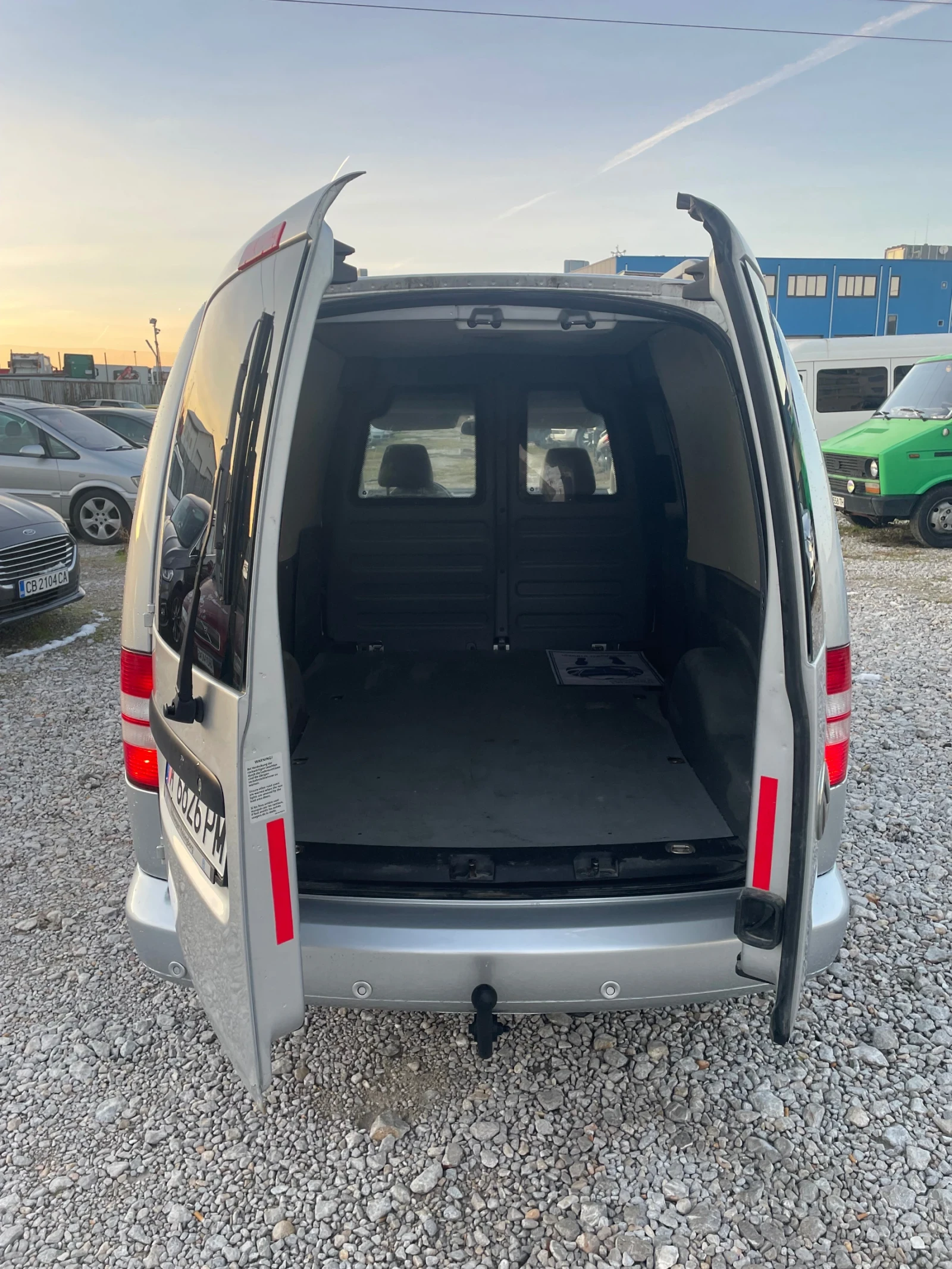 VW Caddy 2.0 DSG 140 к с  - изображение 10