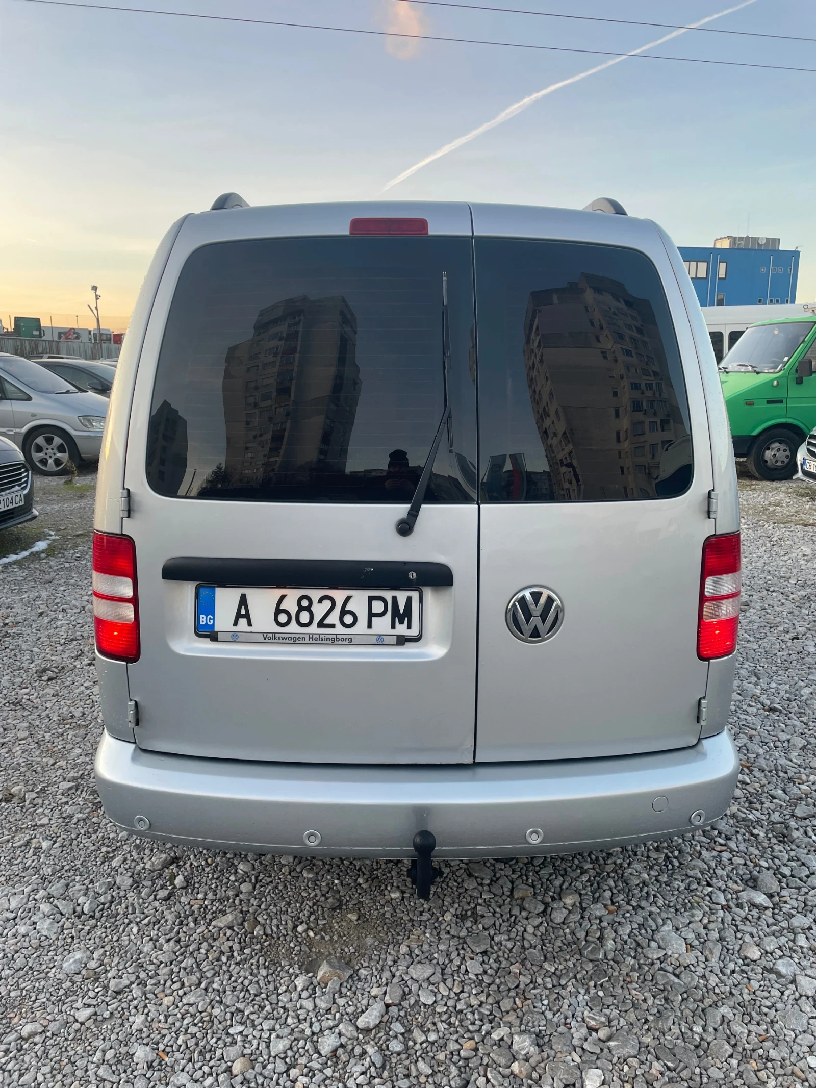 VW Caddy 2.0 DSG 140 к с  - изображение 8