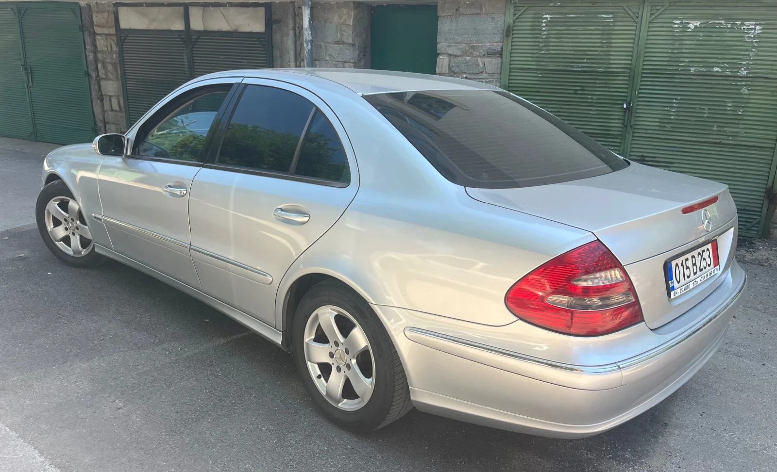 Mercedes-Benz E 220 Avantgarde  - изображение 4