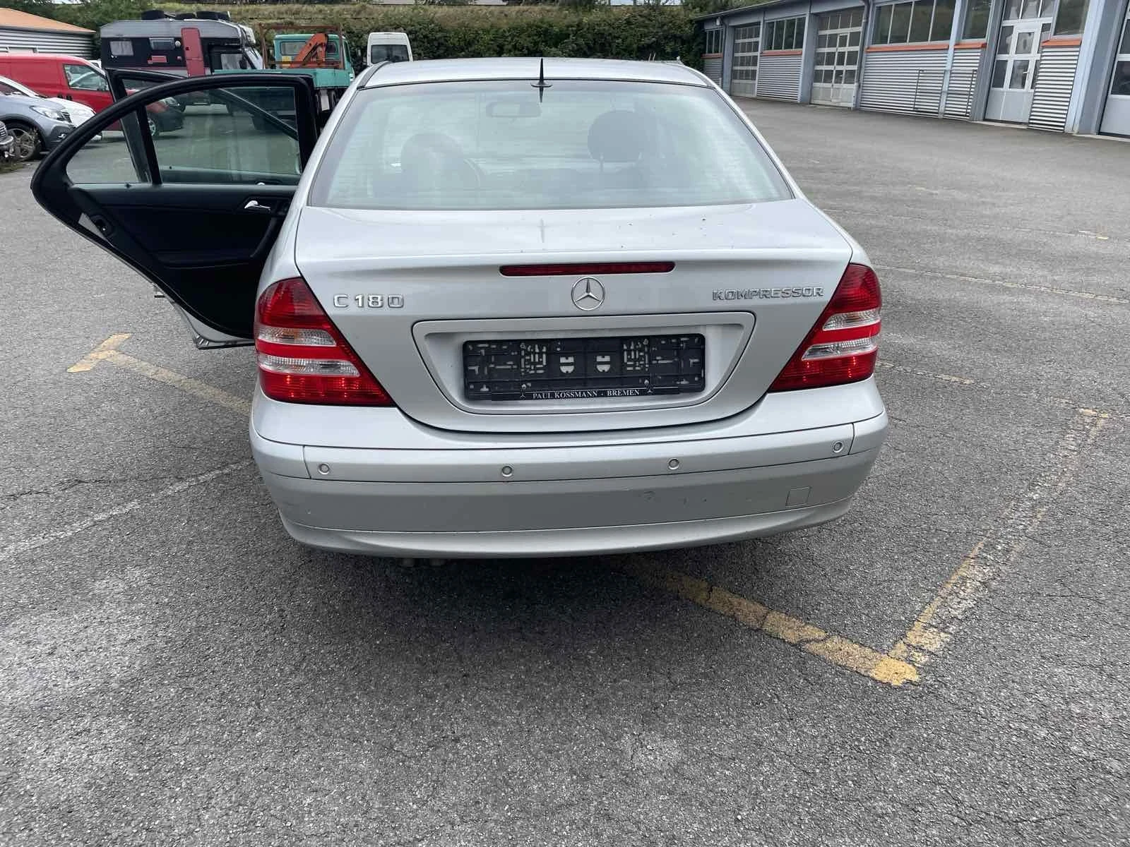 Mercedes-Benz C 180 Купе - изображение 6