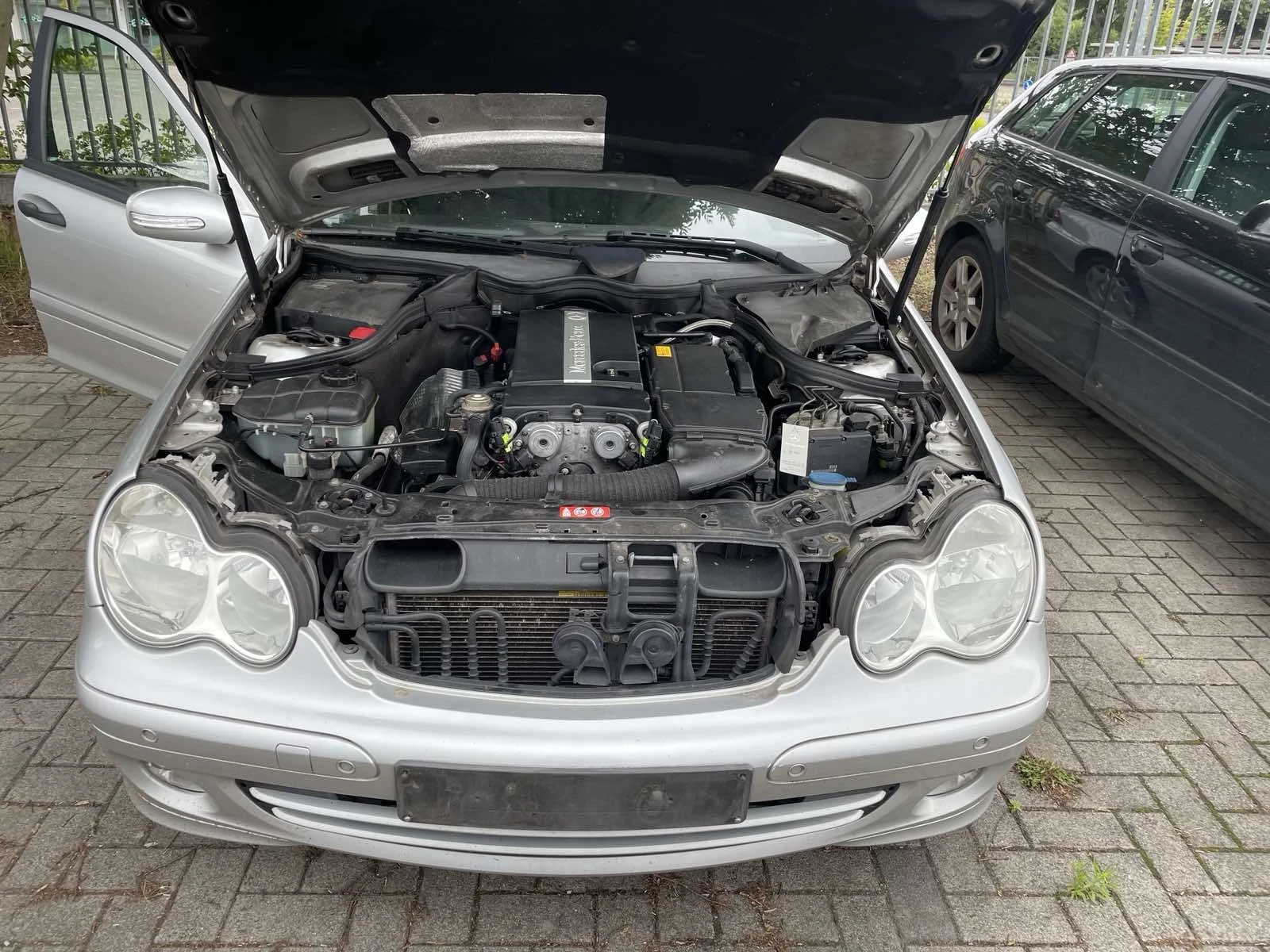 Mercedes-Benz C 180 Купе - изображение 2