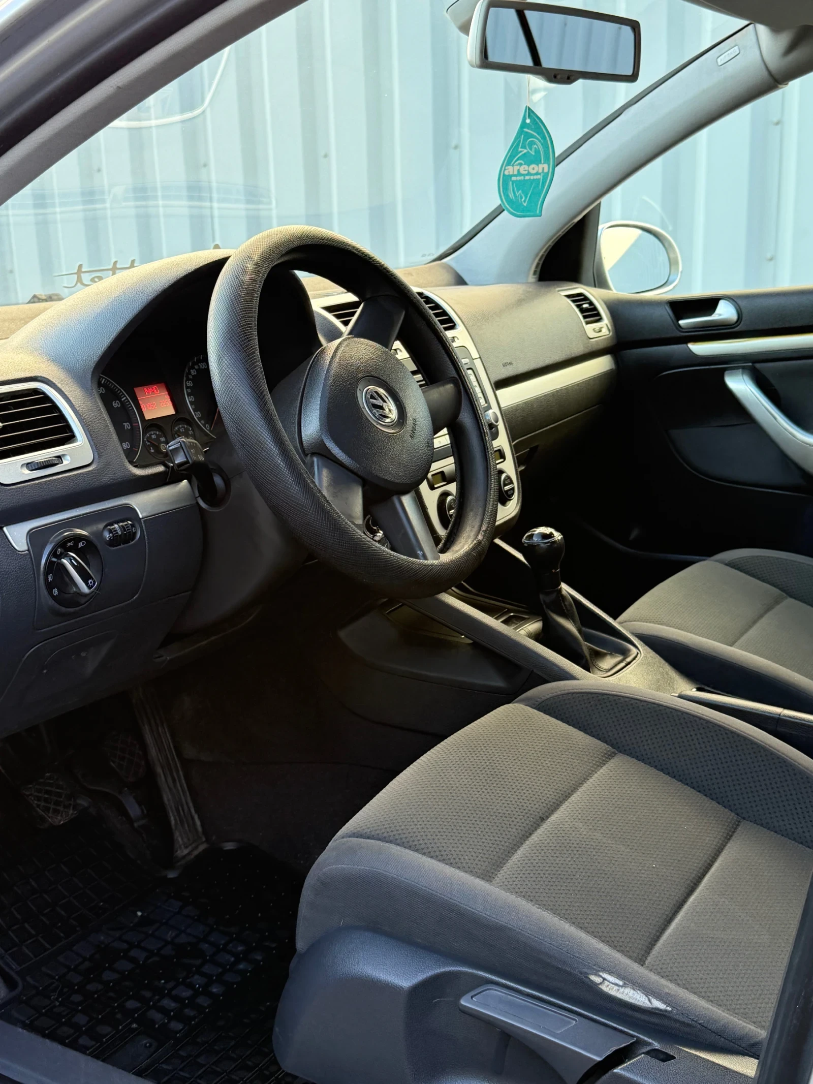 VW Golf 1.6  - изображение 7