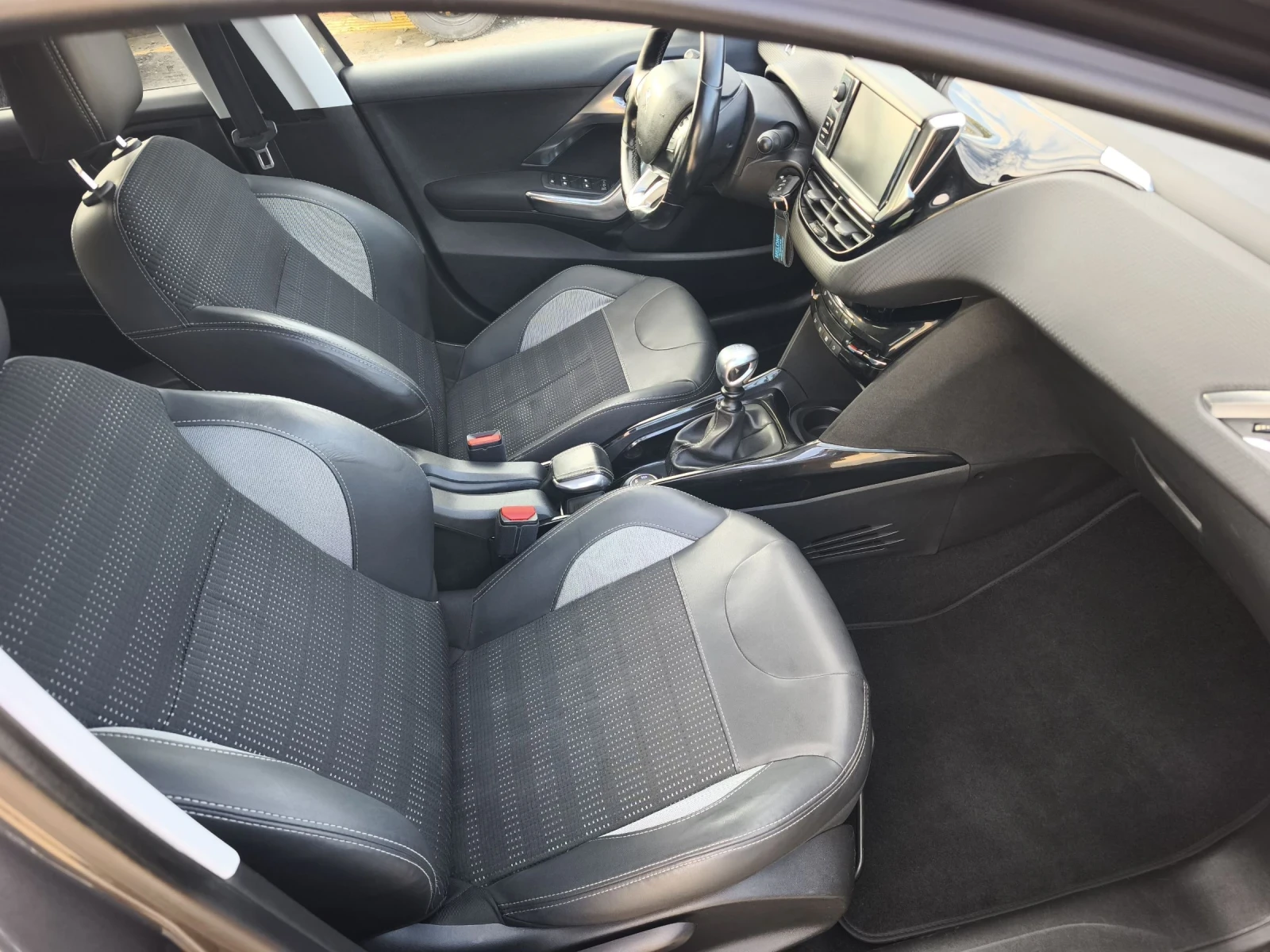 Peugeot 2008 1.6HDI 120kc ALURRE NEW !!!, снимка 9 - Автомобили и джипове - 53976186