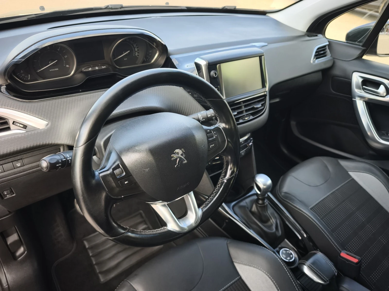 Peugeot 2008 1.6HDI 120kc ALURRE NEW !!!, снимка 8 - Автомобили и джипове - 53976186