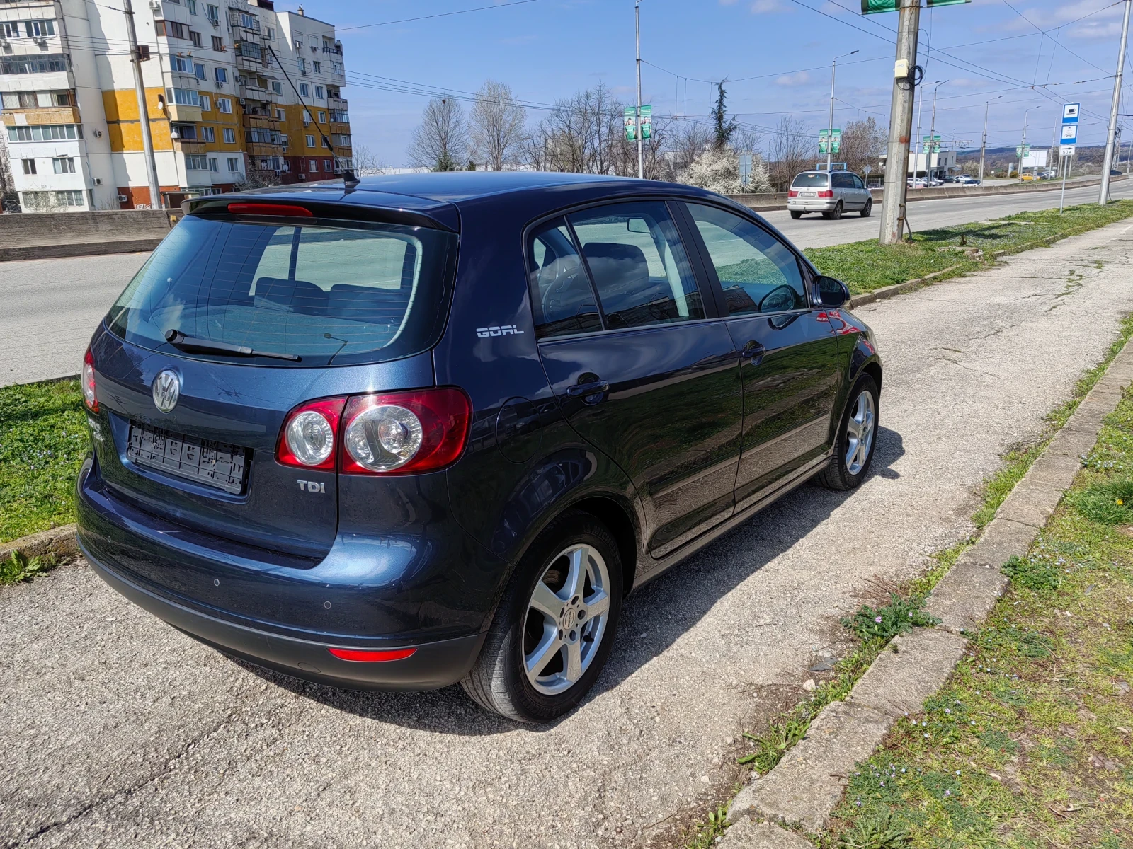 VW Golf Plus 1.9tdi 105ps Navi, снимка 8 - Автомобили и джипове - 54136662