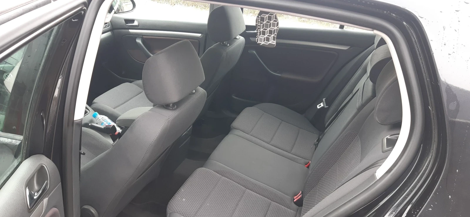 VW Golf 1.6, снимка 7 - Автомобили и джипове - 54114604