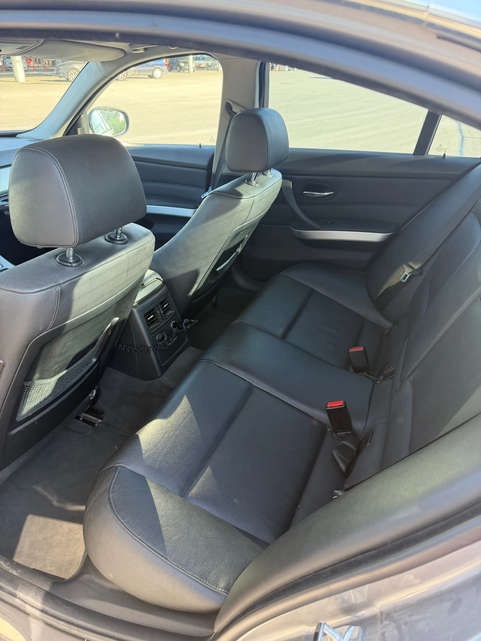 BMW 330 3.0D Facelift , снимка 10 - Автомобили и джипове - 54760933