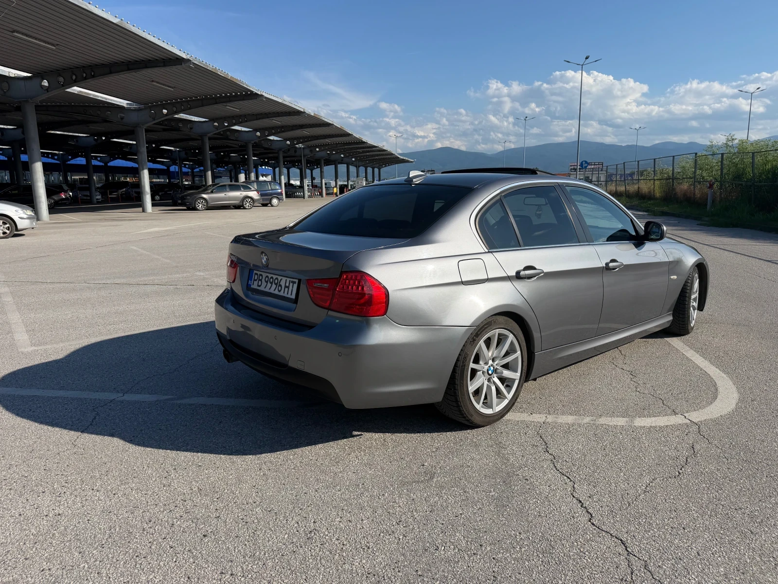 BMW 330 3.0D Facelift , снимка 4 - Автомобили и джипове - 54760933