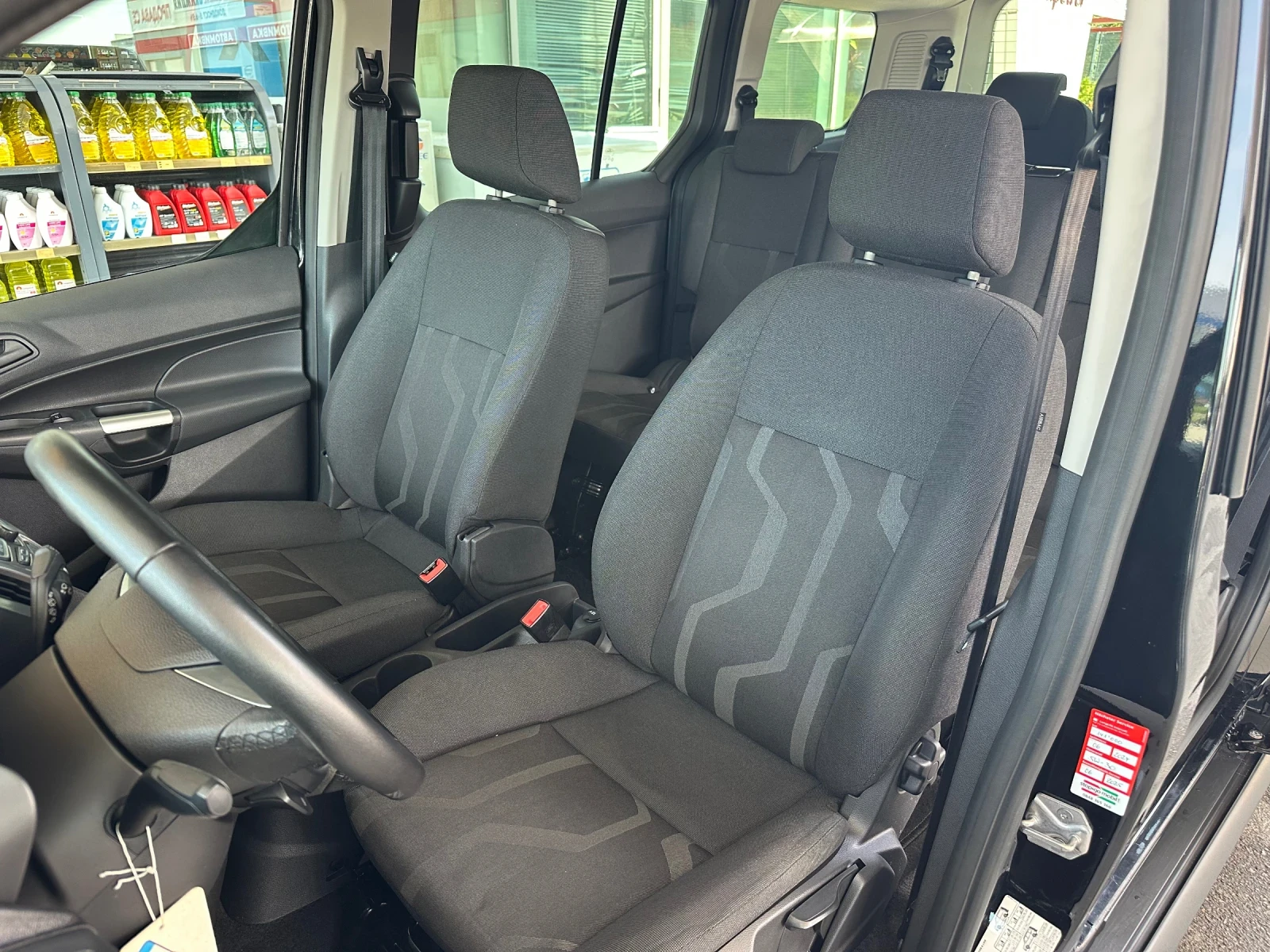 Ford Tourneo Connect 1.6 EcoBoost Автоматик 7 местен, снимка 13 - Автомобили и джипове - 54801102