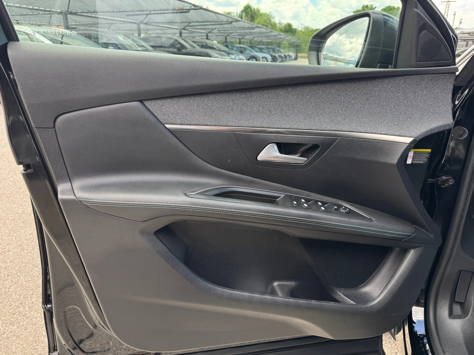 Peugeot 3008 1.5D-ALLURE-FACELIFT-KEYLESS-BLIND SPOT-CAMERA-TOP, снимка 8 - Автомобили и джипове - 54914690