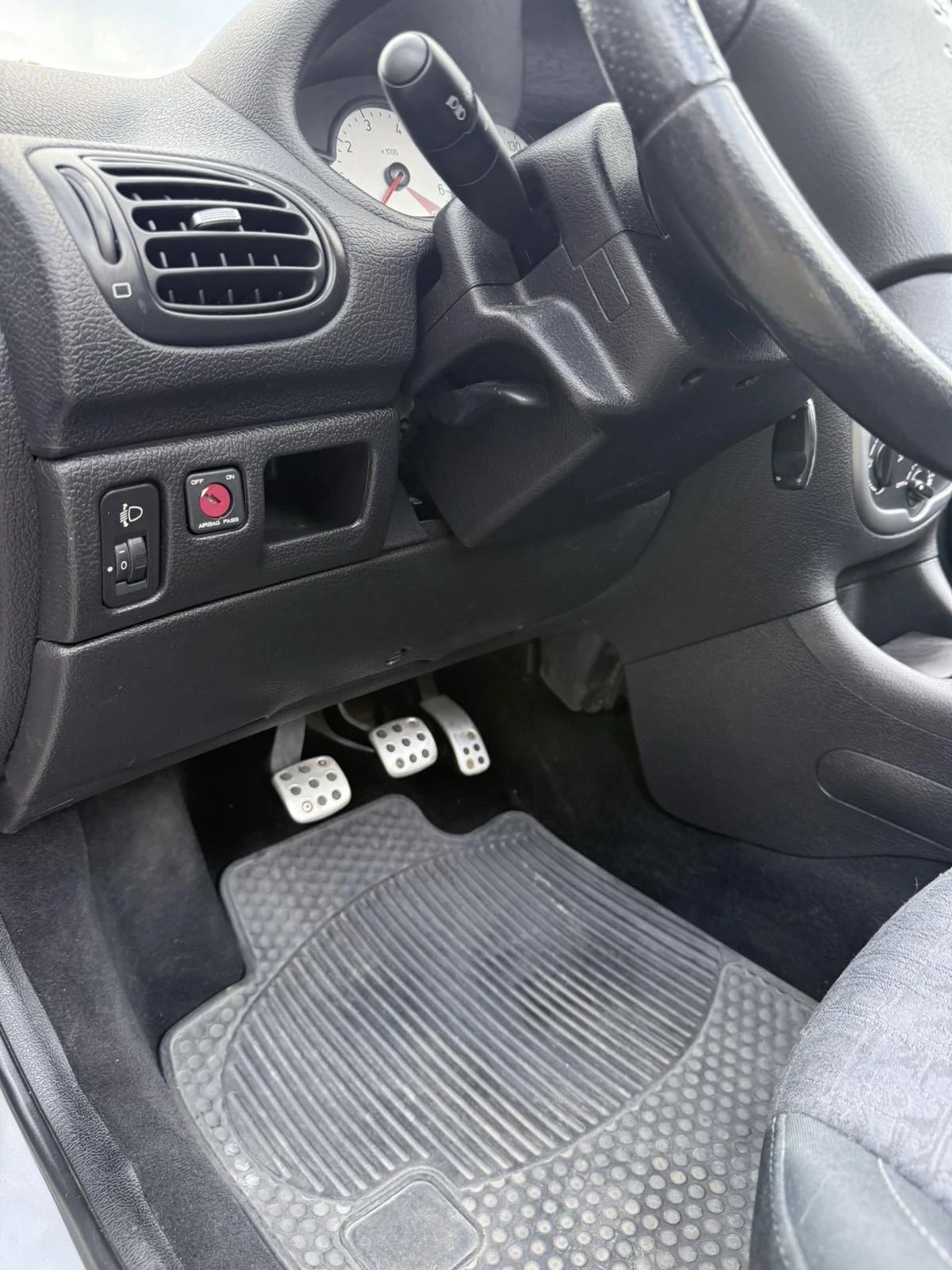 Peugeot 206 CC, снимка 10 - Автомобили и джипове - 54967920