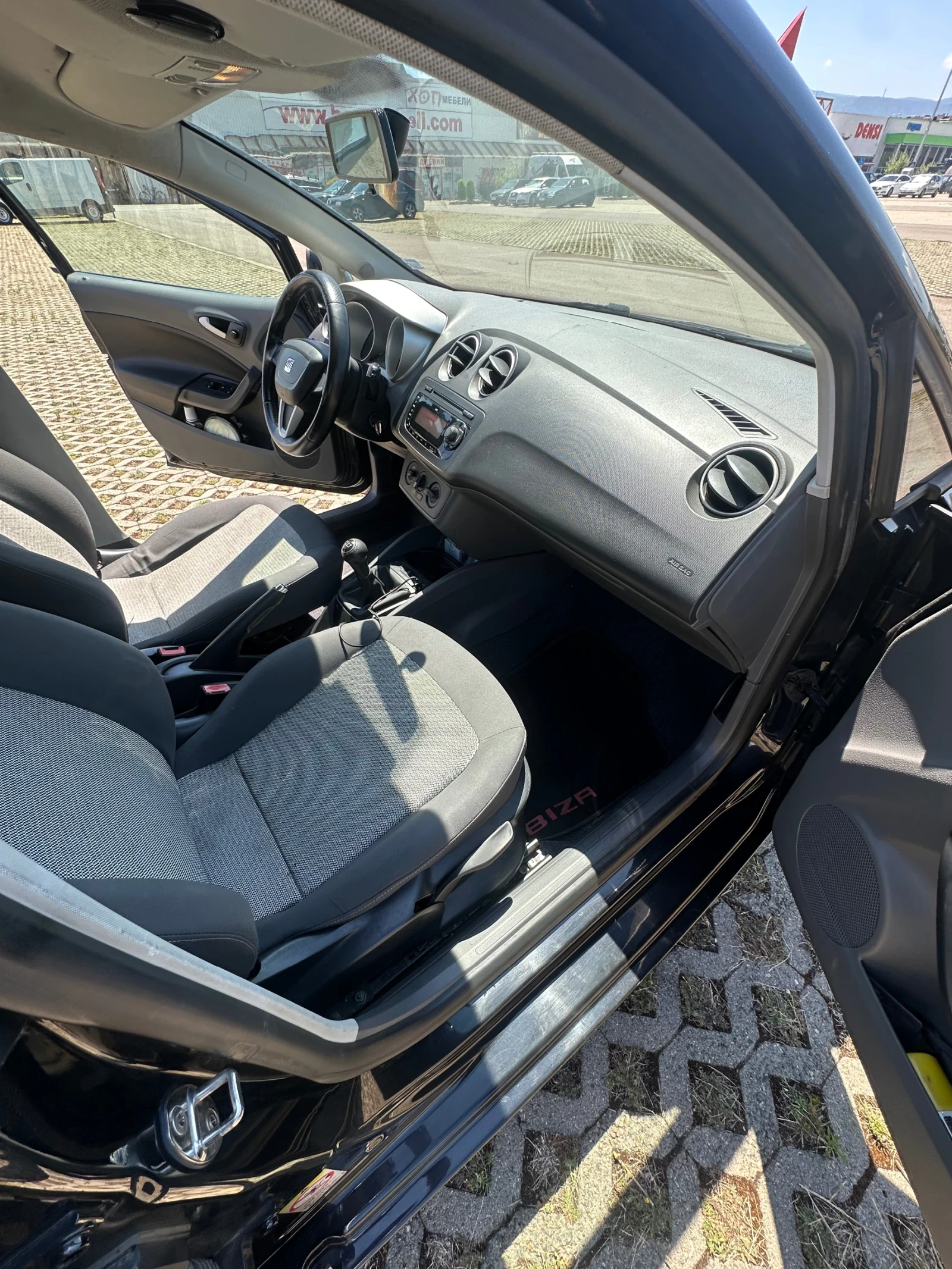 Seat Ibiza, снимка 14 - Автомобили и джипове - 55459397