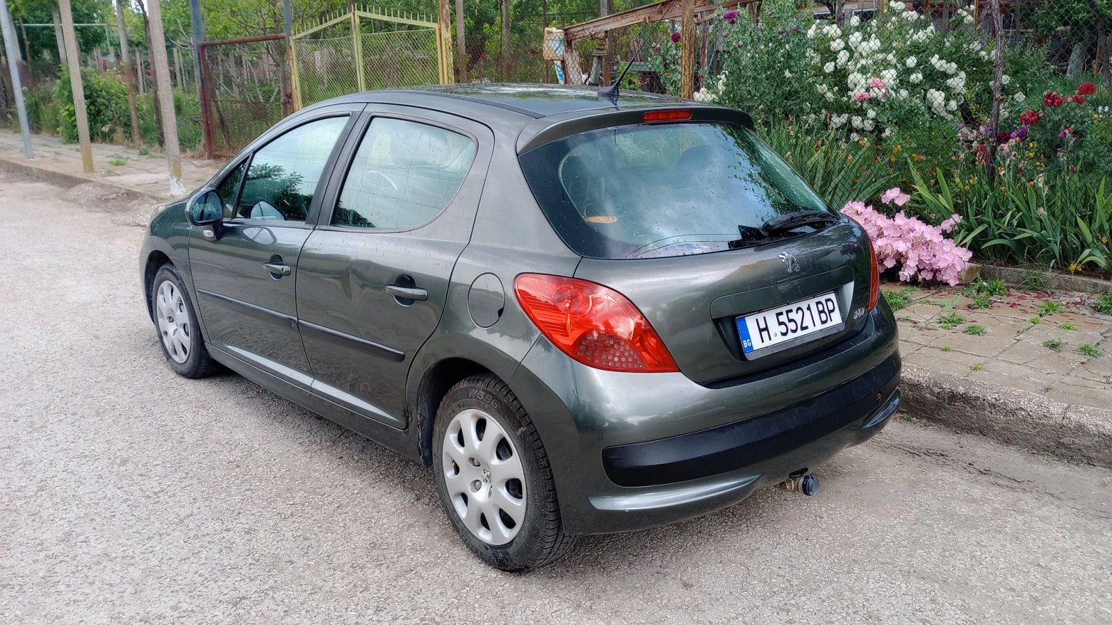 Peugeot 207 1, 4 HDi, снимка 2 - Автомобили и джипове - 55657356