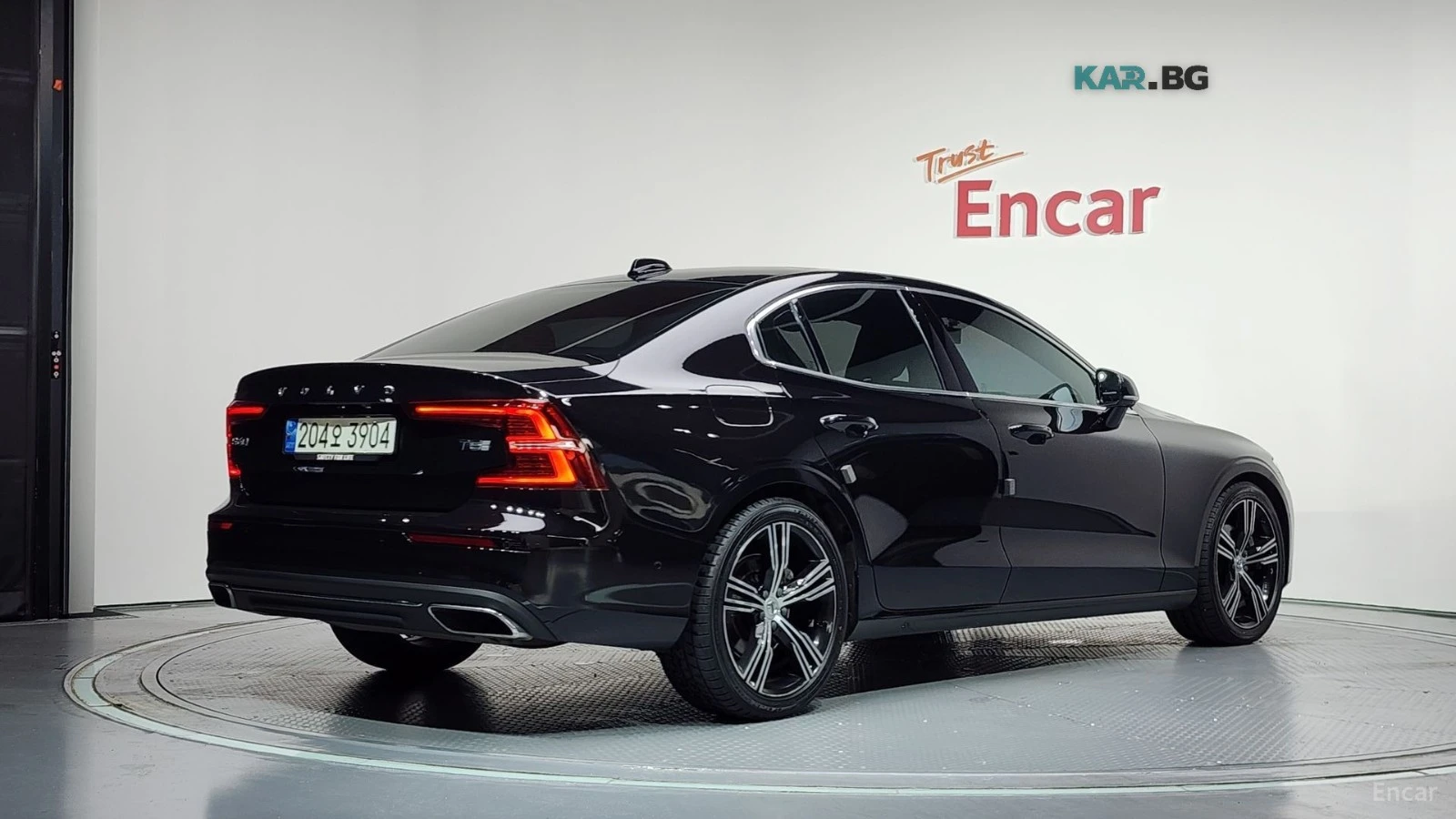 Volvo S60 T5 Inscription* HUD* 360* МАСАЖИ* ОБДУХ* НАВИ* ПАН, снимка 2 - Автомобили и джипове - 55952810