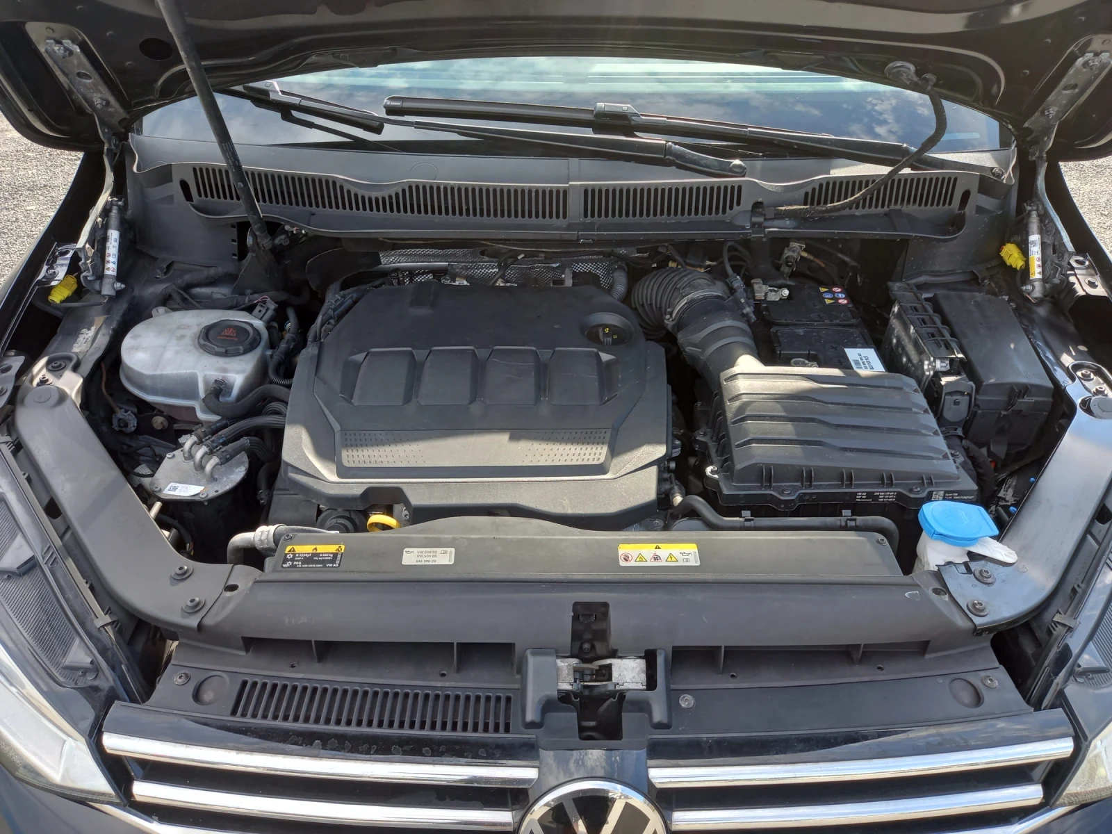 VW Touran ACTIV 6+ 1места 2.0 TDI, снимка 15 - Автомобили и джипове - 55976208