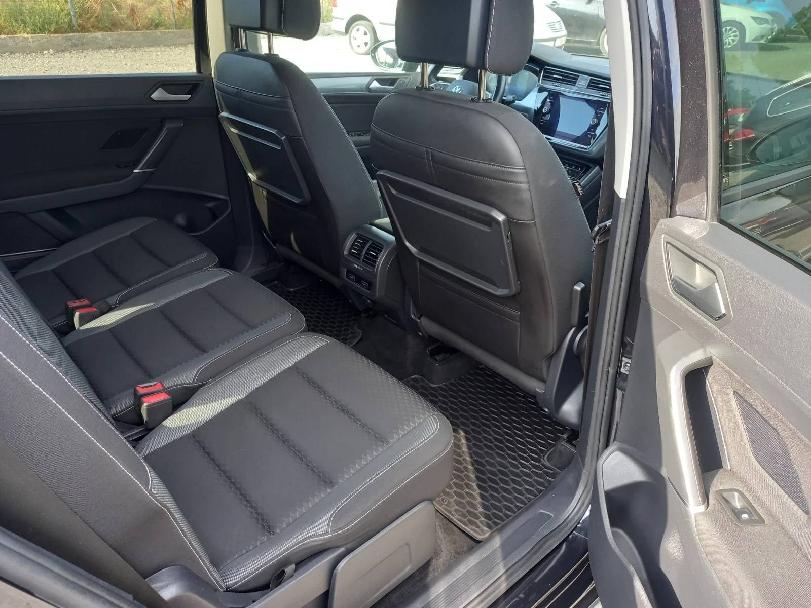 VW Touran ACTIV 6+ 1места 2.0 TDI, снимка 10 - Автомобили и джипове - 55976208