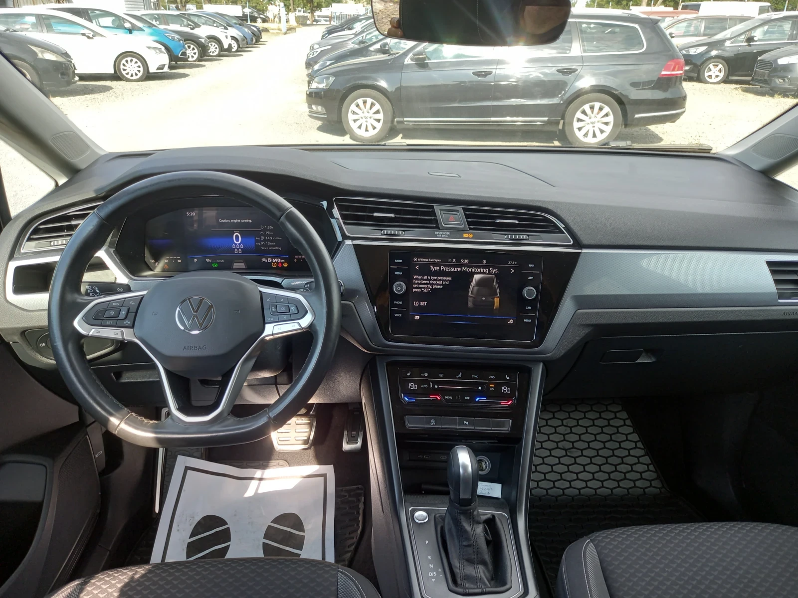 VW Touran ACTIV 6+ 1места 2.0 TDI, снимка 14 - Автомобили и джипове - 55976208