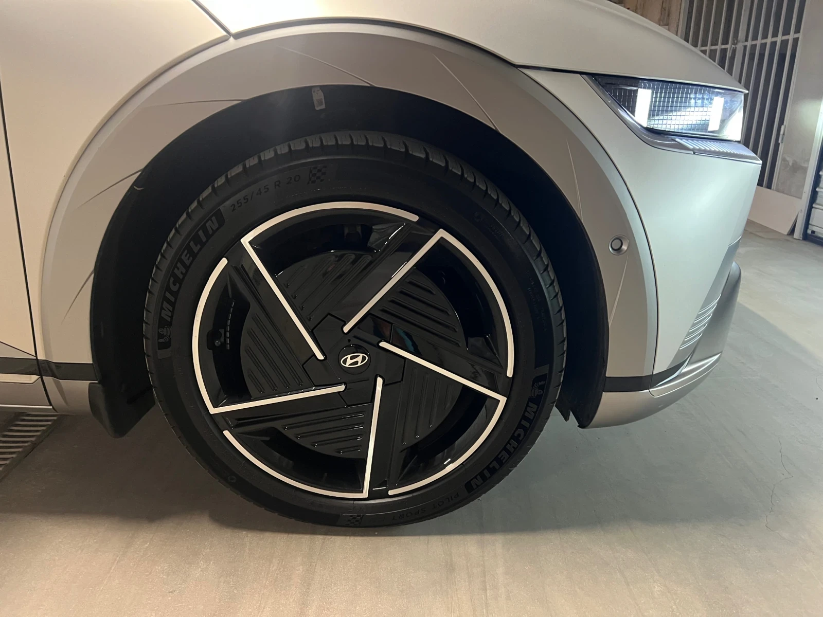 Hyundai Ioniq 5 Facelift AWD 4x4, , снимка 9 - Автомобили и джипове - 56010989