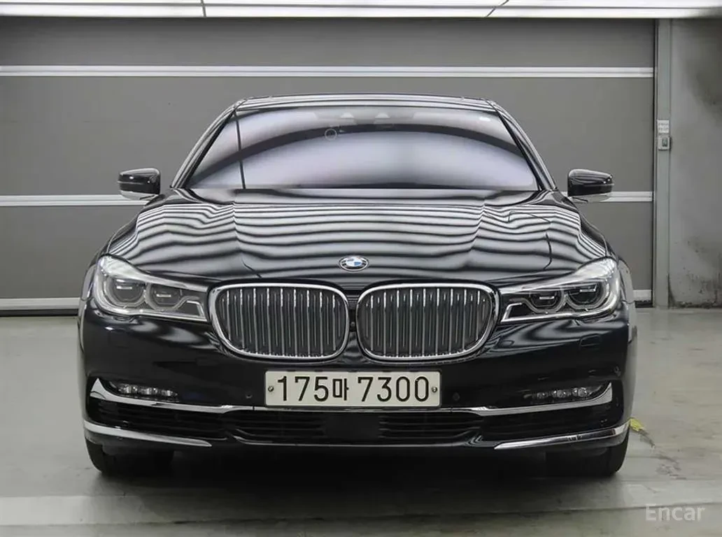 BMW 750 LI* XDRIVE* BOWER* WILKINS* ОБДУХВАНЕ* ДИСТРОНИК* , снимка 3 - Автомобили и джипове - 56129230