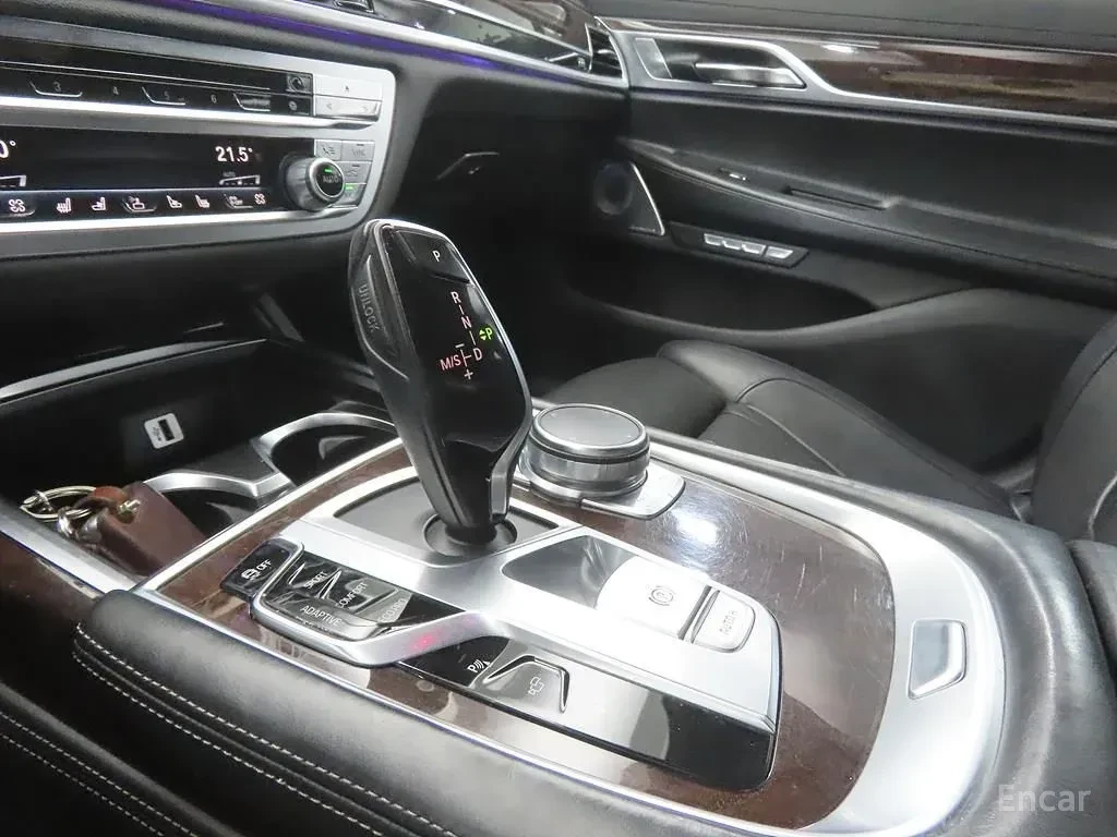 BMW 750 LI* XDRIVE* BOWER* WILKINS* ОБДУХВАНЕ* ДИСТРОНИК* , снимка 11 - Автомобили и джипове - 56129230