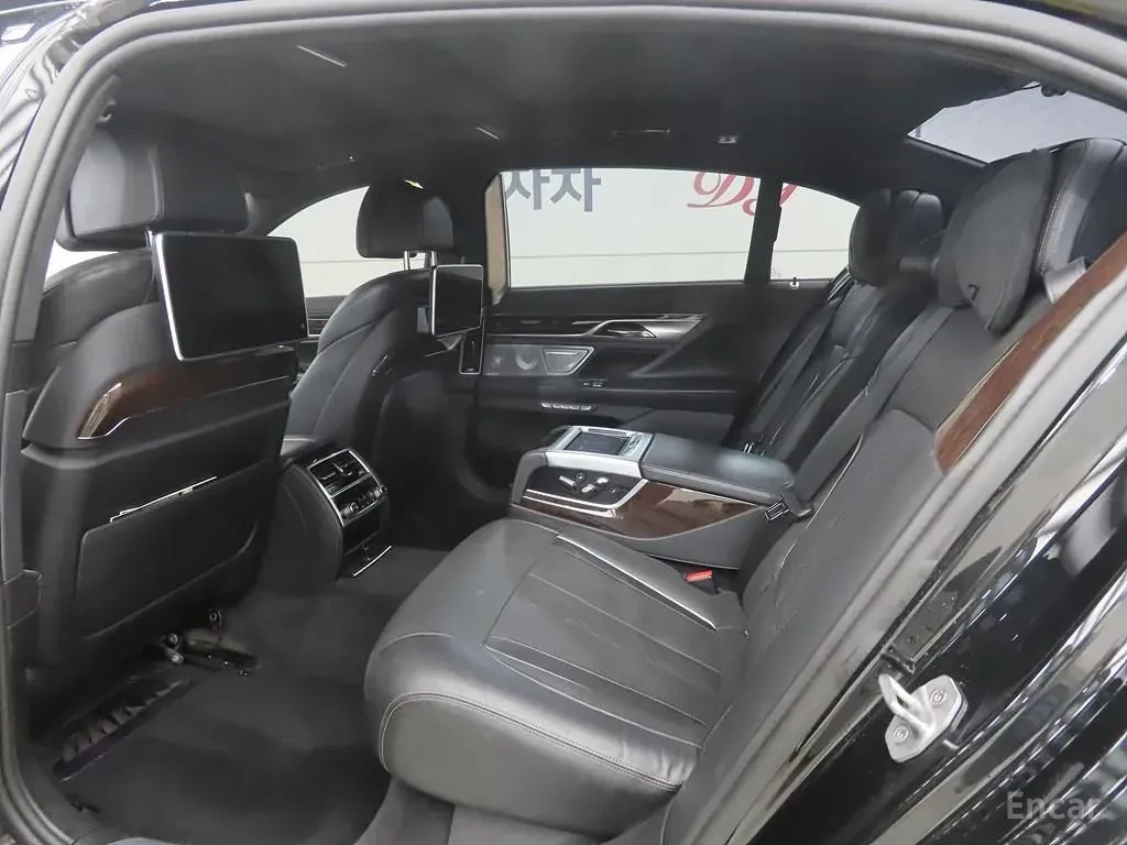 BMW 750 LI* XDRIVE* BOWER* WILKINS* ОБДУХВАНЕ* ДИСТРОНИК* , снимка 15 - Автомобили и джипове - 56129230
