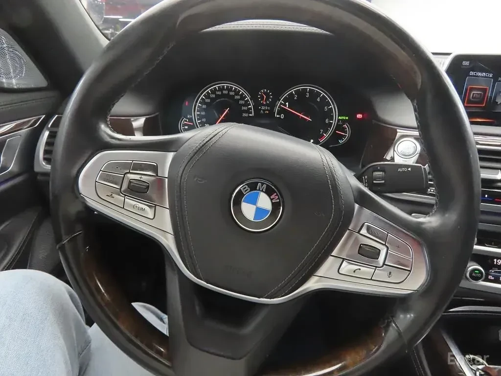 BMW 750 LI* XDRIVE* BOWER* WILKINS* ОБДУХВАНЕ* ДИСТРОНИК* , снимка 6 - Автомобили и джипове - 56129230
