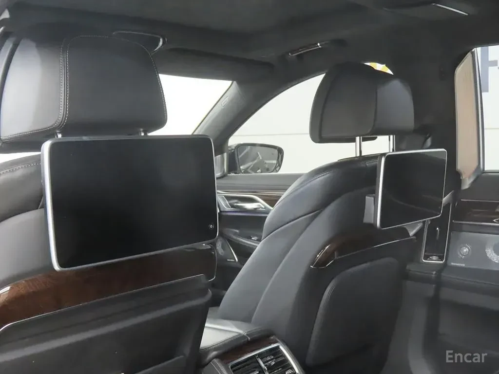 BMW 750 LI* XDRIVE* BOWER* WILKINS* ОБДУХВАНЕ* ДИСТРОНИК* , снимка 16 - Автомобили и джипове - 56129230