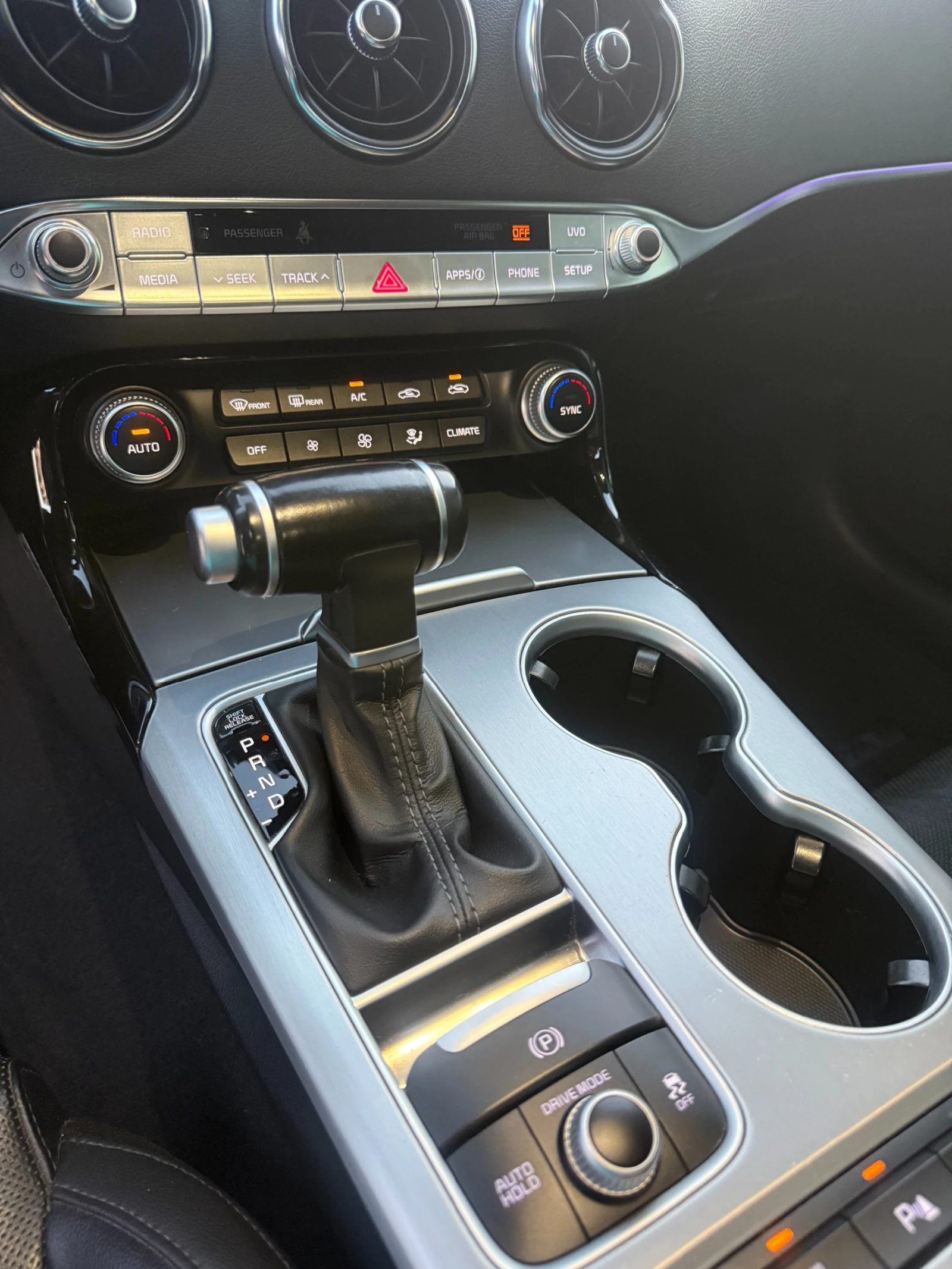 Kia Stinger 3.3 , снимка 12 - Автомобили и джипове - 56349073