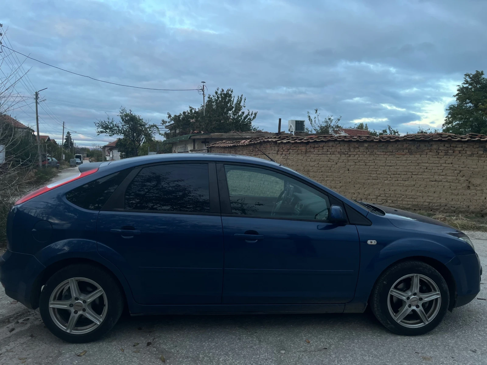 Ford Focus 1.6, снимка 4 - Автомобили и джипове - 56710752