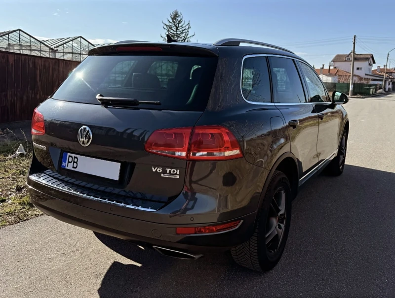 VW Touareg 3.0 TDI -245кс Топ състояние!, снимка 4 - Автомобили и джипове - 49211842