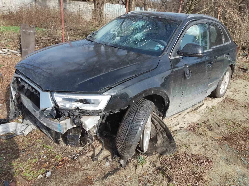 Audi Q3 2.0tdi, снимка 4 - Автомобили и джипове - 49901912