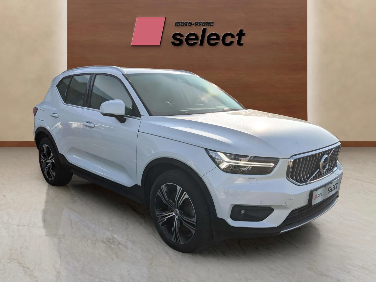 Volvo XC40 1.5 - изображение 5