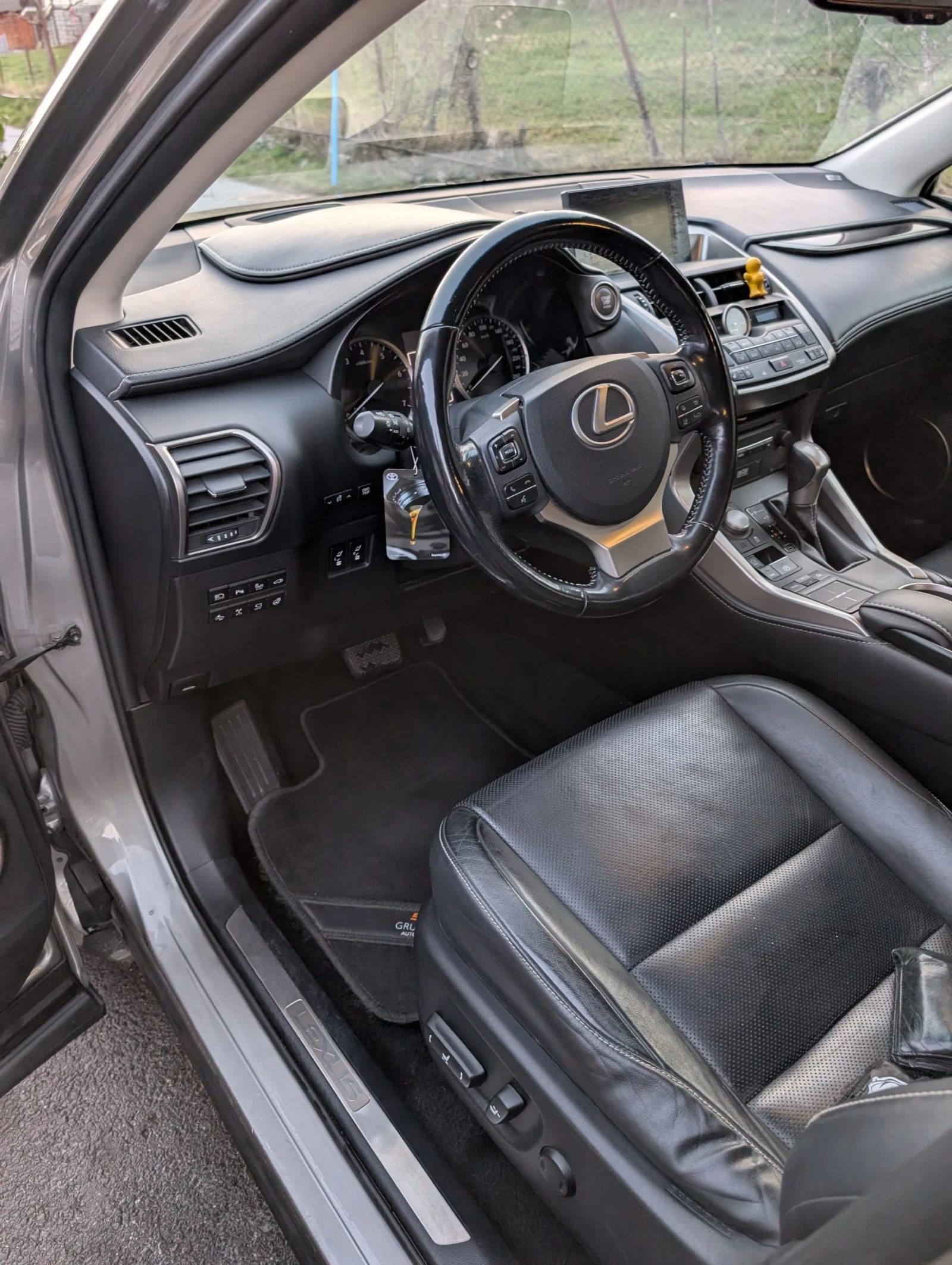 Lexus NX 200t, снимка 7 - Автомобили и джипове - 53851797