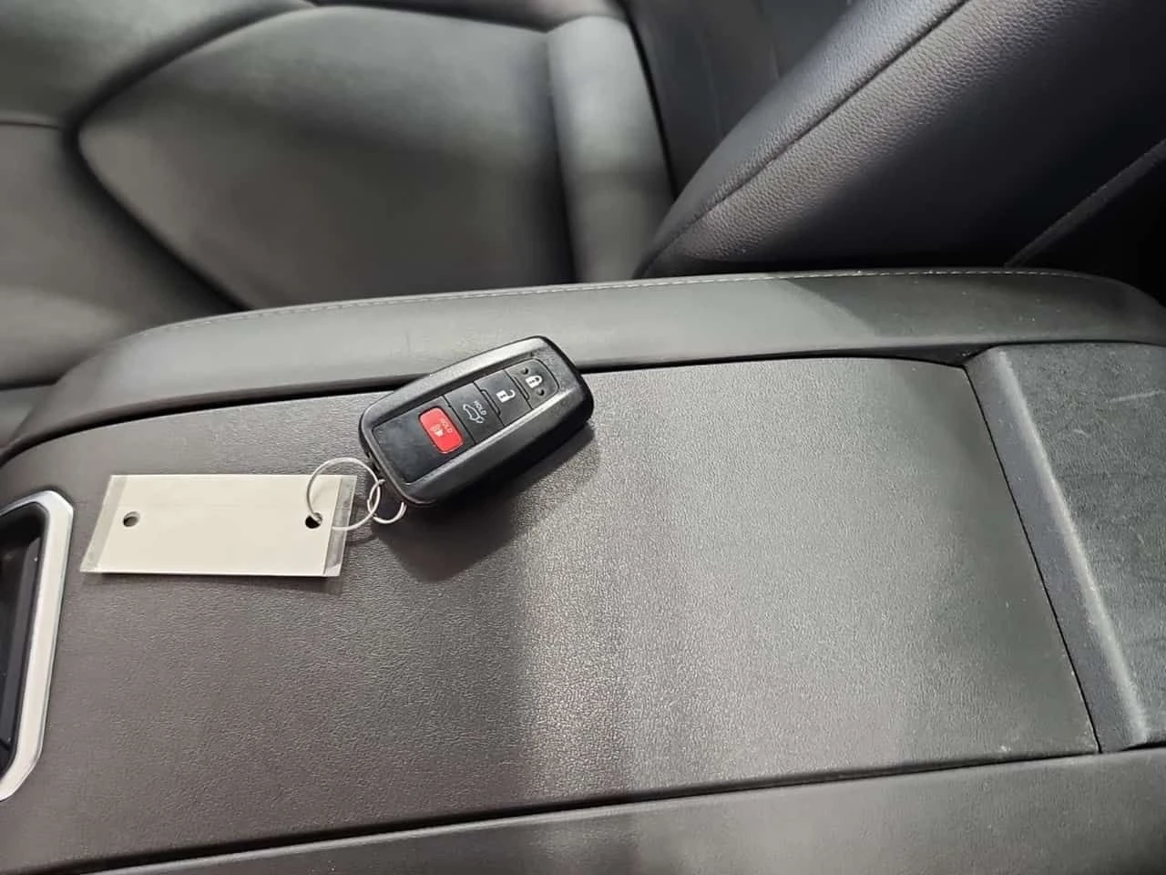 Toyota Highlander XLЕ| PANO| ПОДГРЕВИ| LANE ASSIST| 7 MEСТЕН, снимка 17 - Автомобили и джипове - 55233892