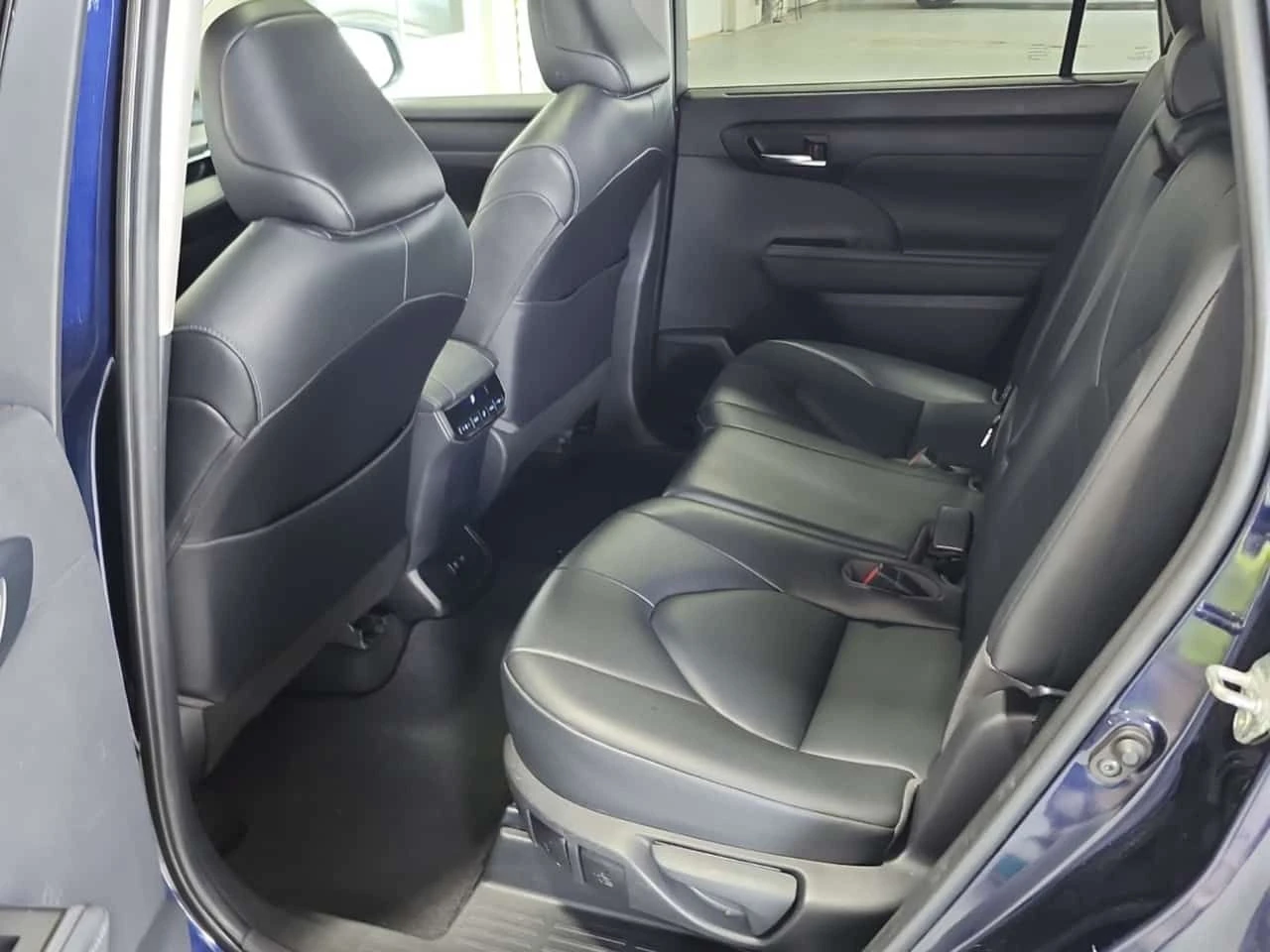 Toyota Highlander XLЕ| PANO| ПОДГРЕВИ| LANE ASSIST| 7 MEСТЕН, снимка 10 - Автомобили и джипове - 55233892