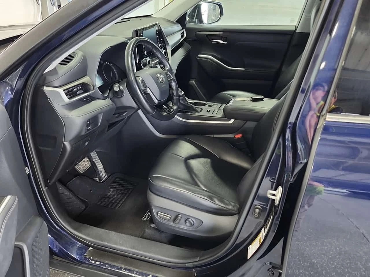Toyota Highlander XLЕ| PANO| ПОДГРЕВИ| LANE ASSIST| 7 MEСТЕН, снимка 7 - Автомобили и джипове - 55233892