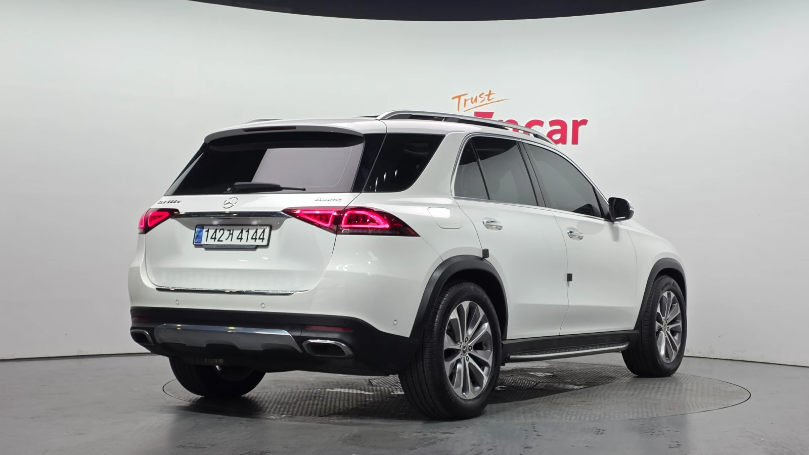 Mercedes-Benz GLE GLE300d 4MATIC | HUD | Distronic | Memory, снимка 2 - Автомобили и джипове - 55340849