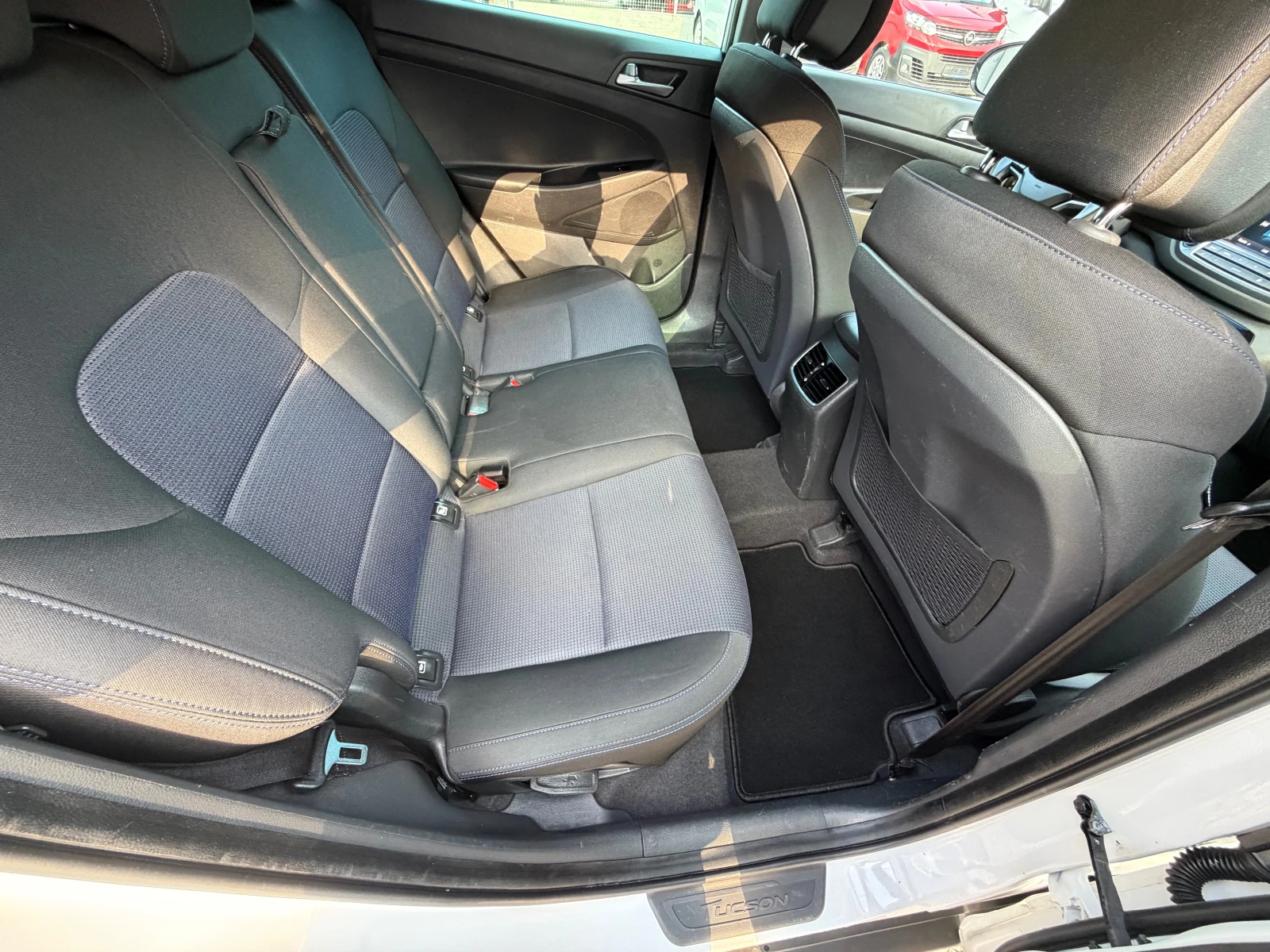 Hyundai Tucson 2.0CRDI* 6SPEED* NAVI* 064755KM* EVRO6, снимка 9 - Автомобили и джипове - 55438961